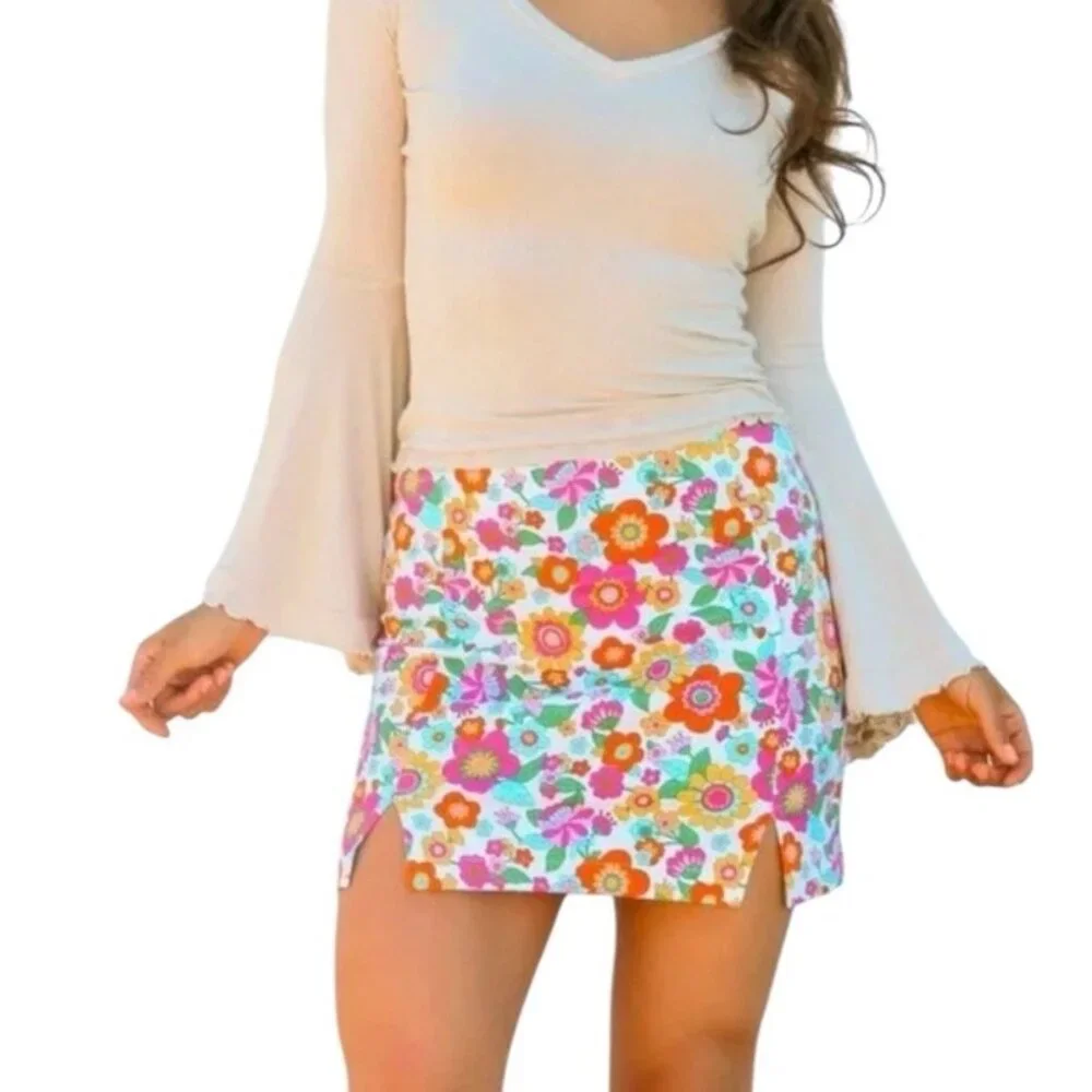 Love on a Hanger Multicolored Floral Print Preppy Hipster Mini Skirt Size Jr 3